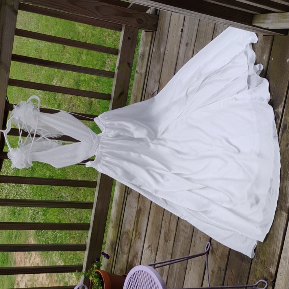 XL WHITE SATIN GOWN